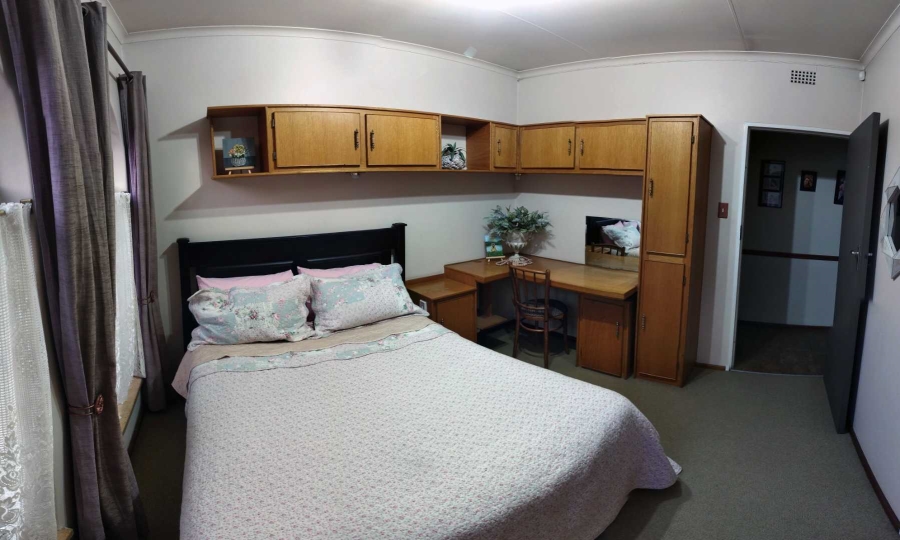 3 Bedroom Property for Sale in Brackenhurst Gauteng
