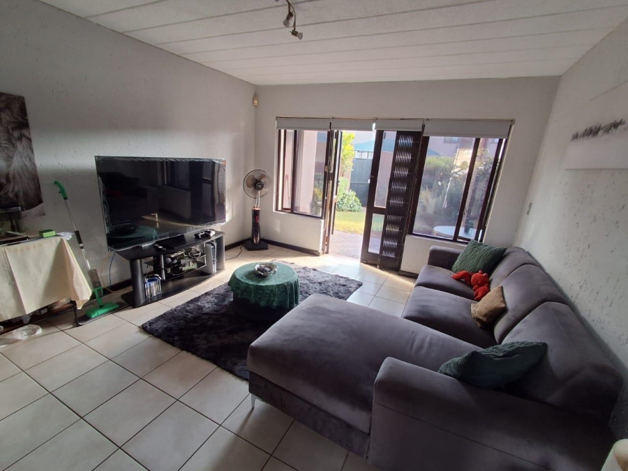 2 Bedroom Property for Sale in Glenvista Gauteng