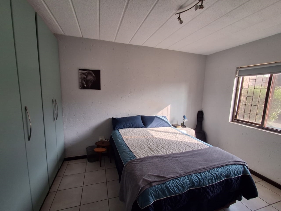2 Bedroom Property for Sale in Glenvista Gauteng