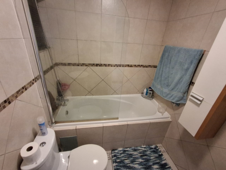 2 Bedroom Property for Sale in Glenvista Gauteng
