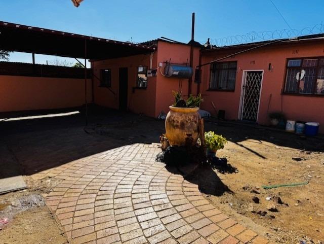 6 Bedroom Property for Sale in Forest Hill Gauteng