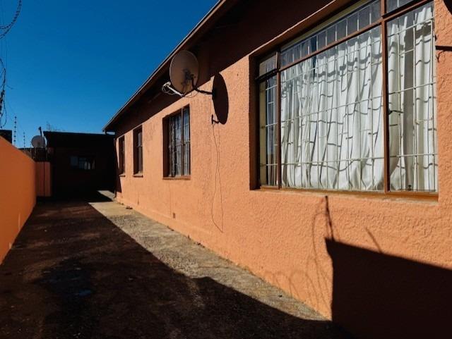 6 Bedroom Property for Sale in Forest Hill Gauteng