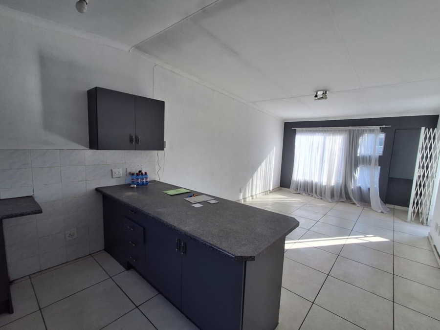 2 Bedroom Property for Sale in Mulbarton Gauteng