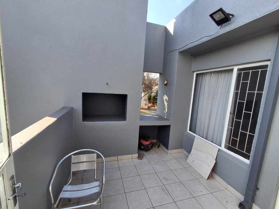 2 Bedroom Property for Sale in Mulbarton Gauteng