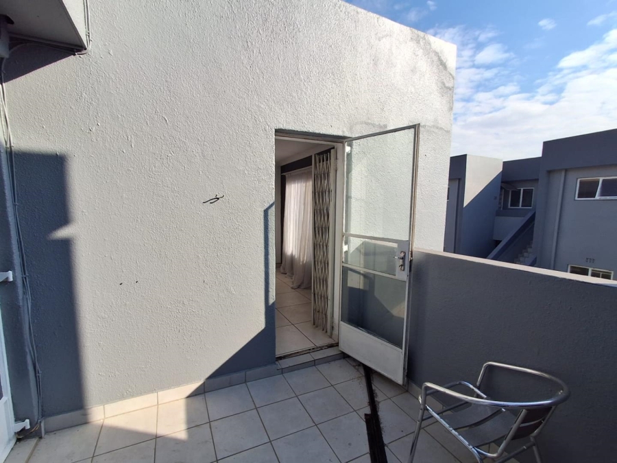 2 Bedroom Property for Sale in Mulbarton Gauteng