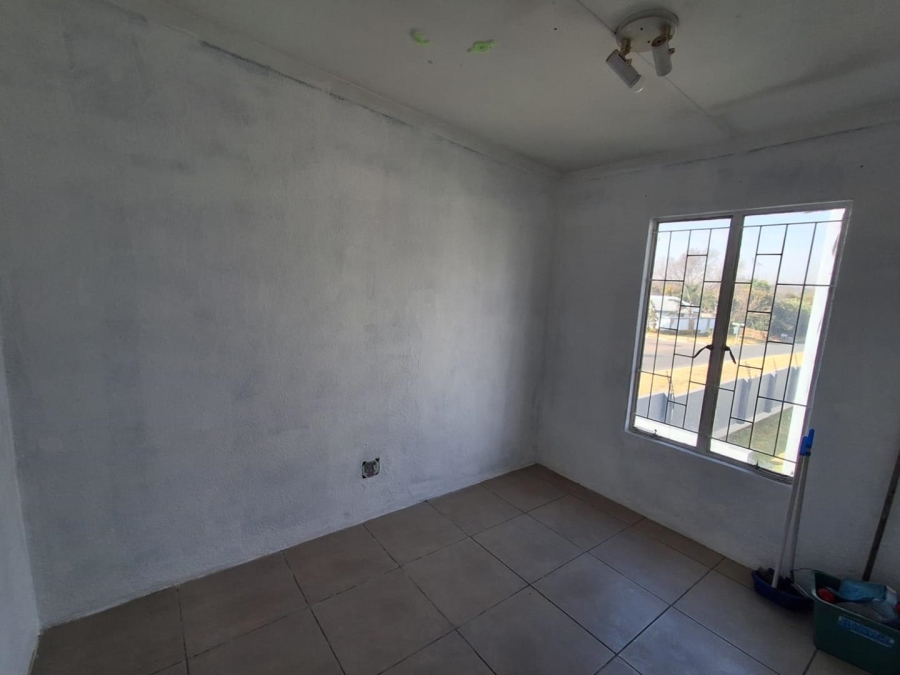 2 Bedroom Property for Sale in Mulbarton Gauteng