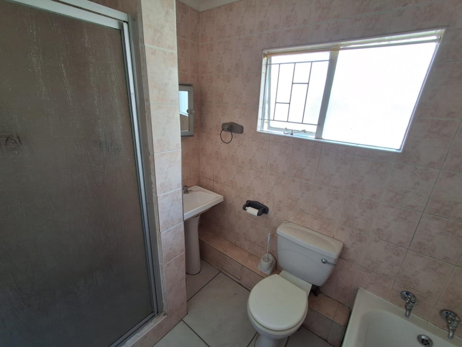 2 Bedroom Property for Sale in Mulbarton Gauteng