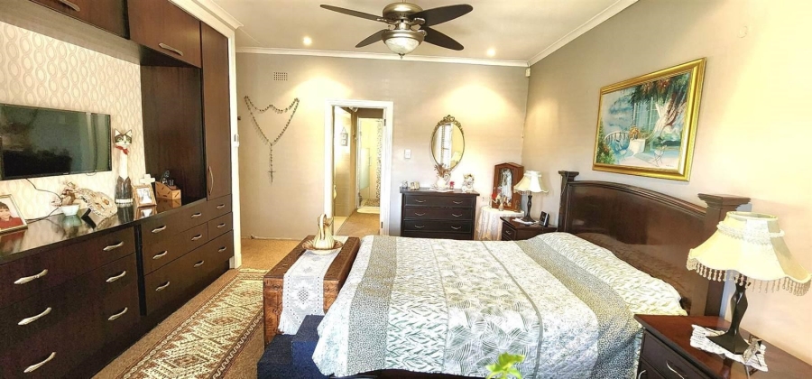 4 Bedroom Property for Sale in Oakdene Gauteng