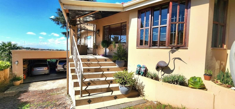 4 Bedroom Property for Sale in Oakdene Gauteng