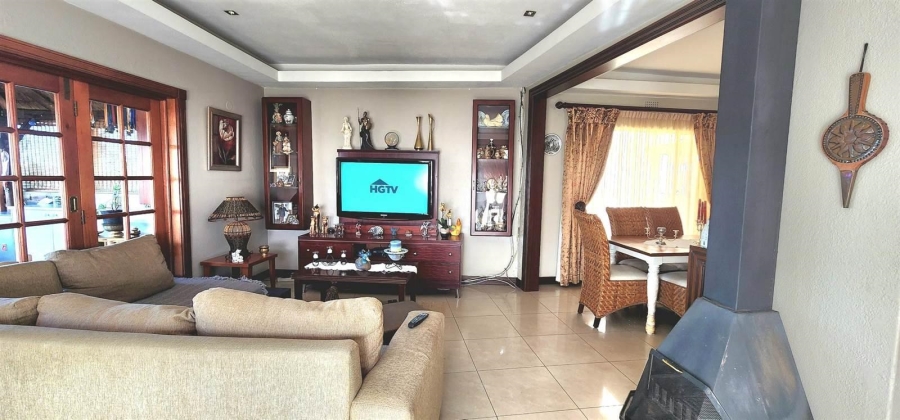 4 Bedroom Property for Sale in Oakdene Gauteng