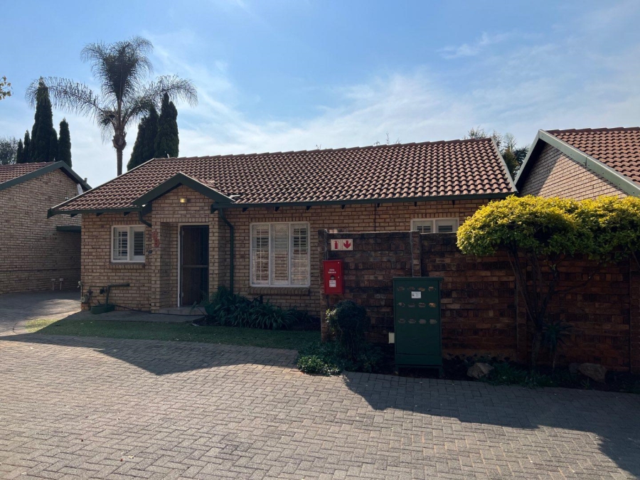 To Let 2 Bedroom Property for Rent in Die Wilgers Gauteng