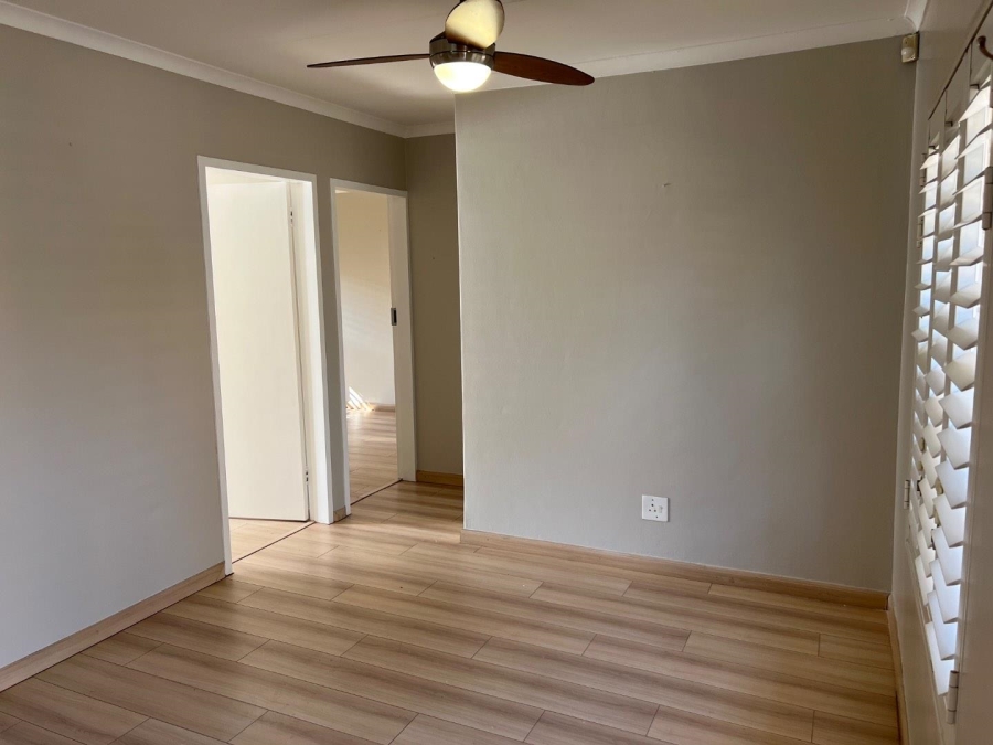To Let 2 Bedroom Property for Rent in Die Wilgers Gauteng