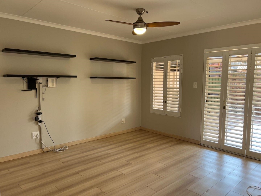 To Let 2 Bedroom Property for Rent in Die Wilgers Gauteng