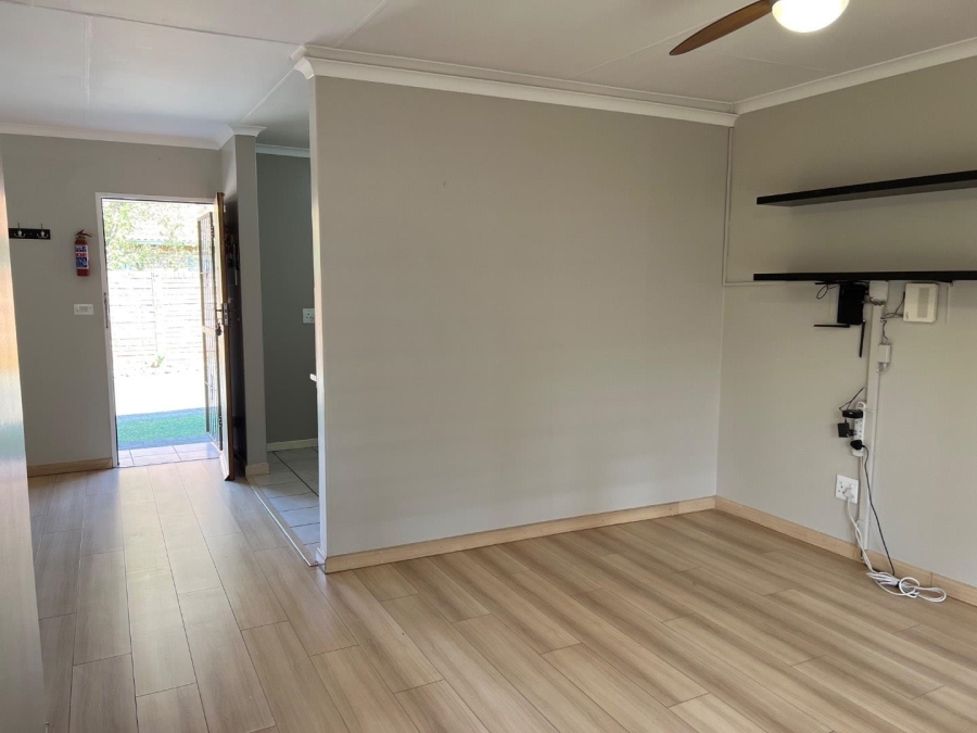 To Let 2 Bedroom Property for Rent in Die Wilgers Gauteng