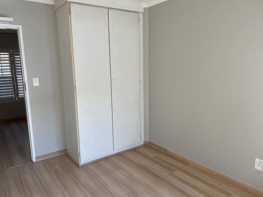 To Let 2 Bedroom Property for Rent in Die Wilgers Gauteng