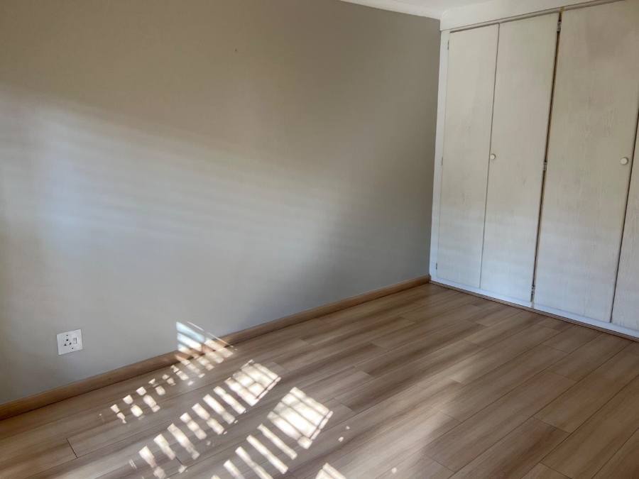 To Let 2 Bedroom Property for Rent in Die Wilgers Gauteng