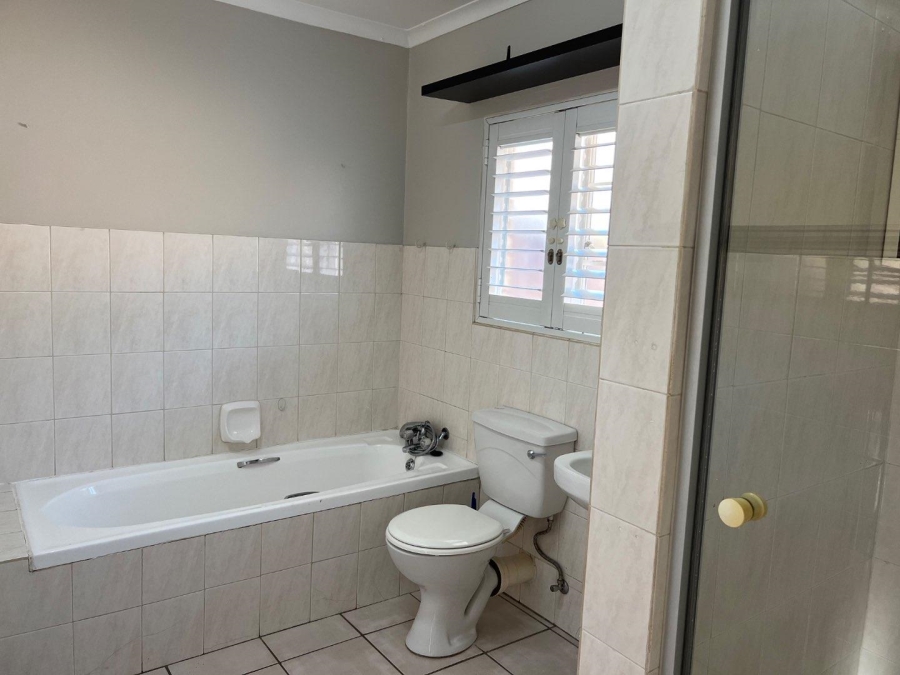To Let 2 Bedroom Property for Rent in Die Wilgers Gauteng