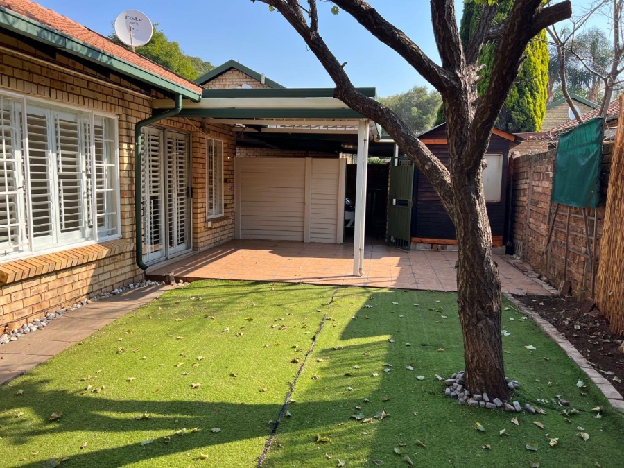 To Let 2 Bedroom Property for Rent in Die Wilgers Gauteng