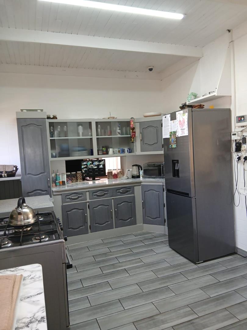 5 Bedroom Property for Sale in Strubenvale Gauteng