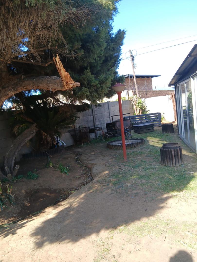 5 Bedroom Property for Sale in Strubenvale Gauteng
