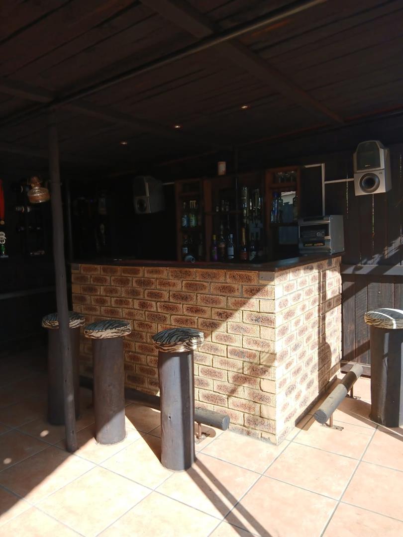 5 Bedroom Property for Sale in Strubenvale Gauteng