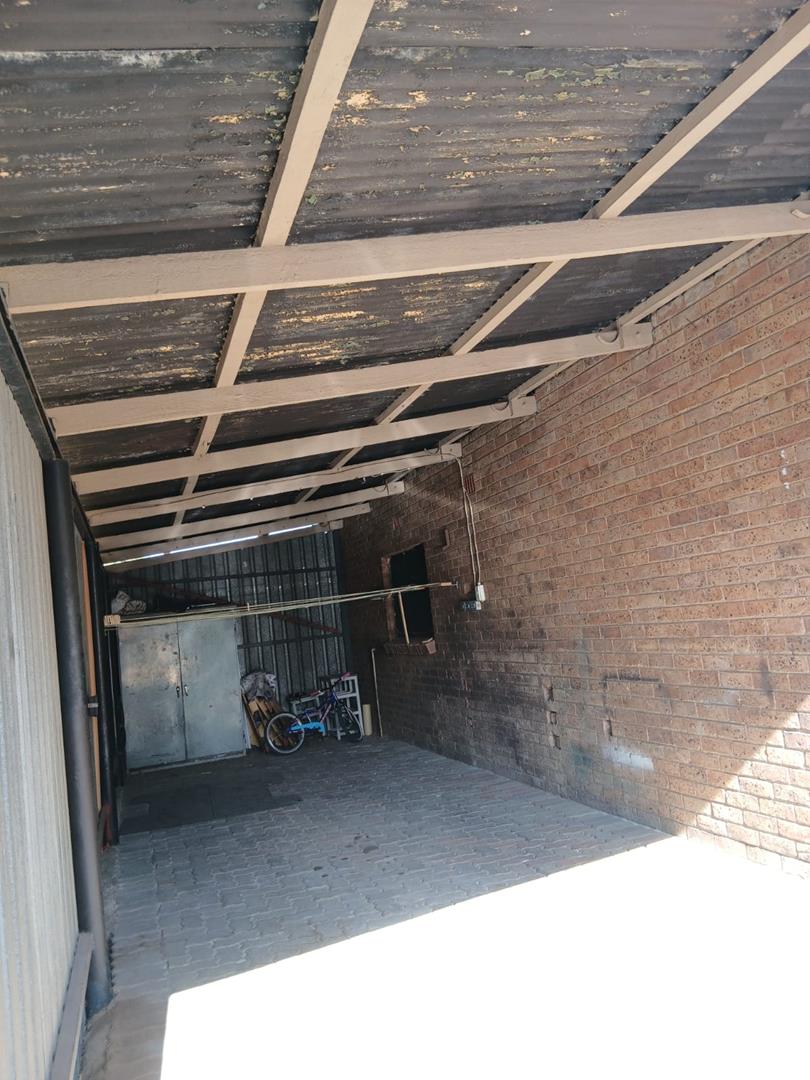 5 Bedroom Property for Sale in Strubenvale Gauteng