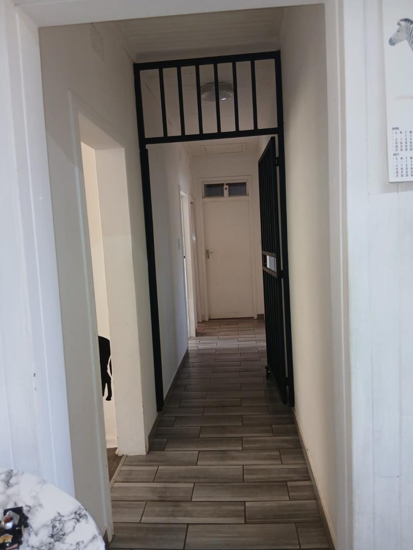 5 Bedroom Property for Sale in Strubenvale Gauteng