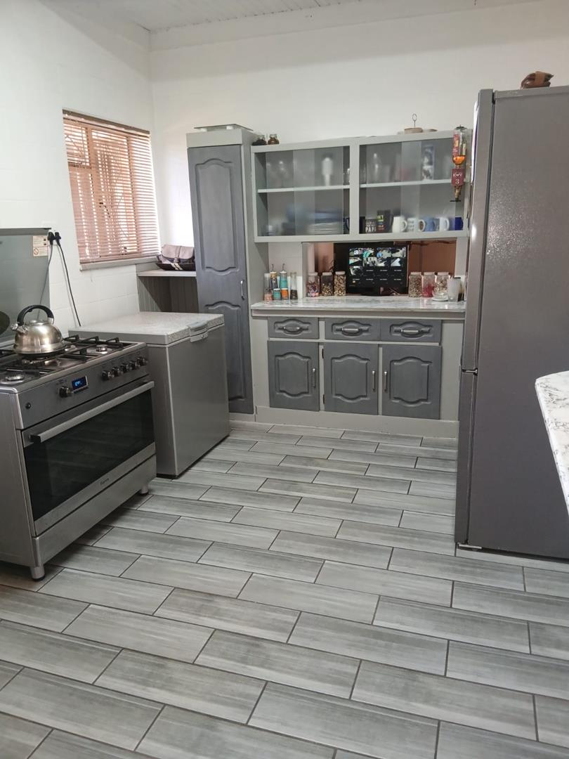 5 Bedroom Property for Sale in Strubenvale Gauteng