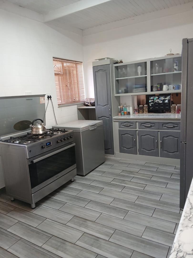 5 Bedroom Property for Sale in Strubenvale Gauteng