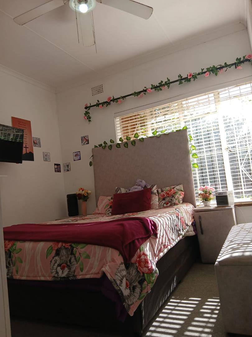 5 Bedroom Property for Sale in Strubenvale Gauteng