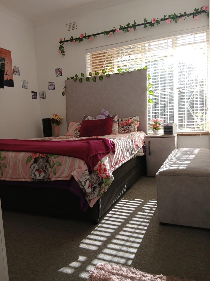 5 Bedroom Property for Sale in Strubenvale Gauteng