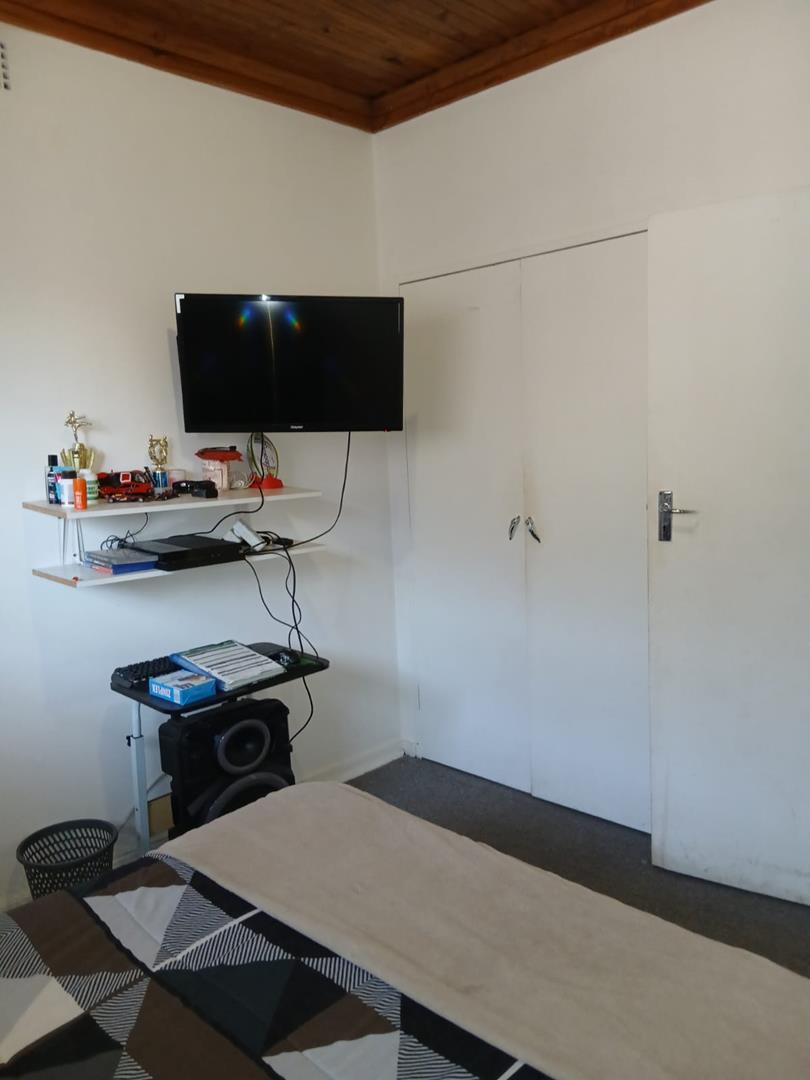 5 Bedroom Property for Sale in Strubenvale Gauteng