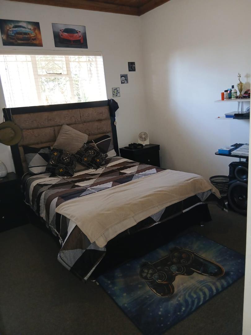 5 Bedroom Property for Sale in Strubenvale Gauteng