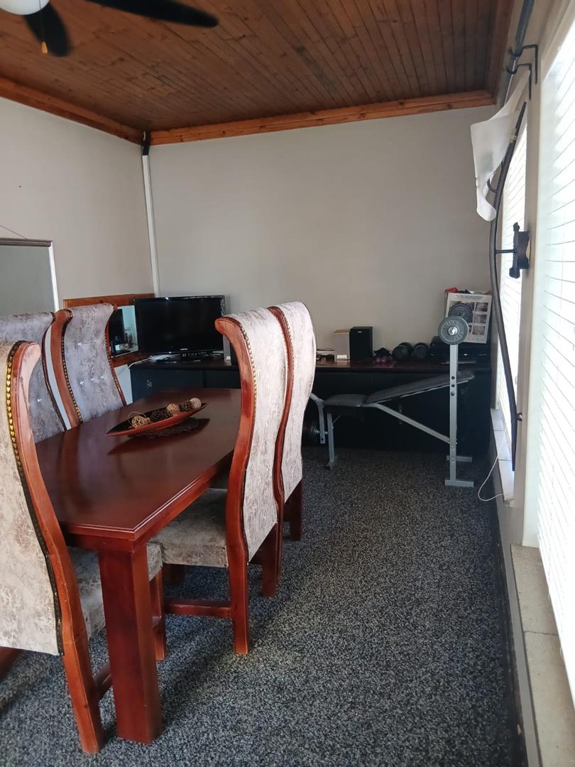 5 Bedroom Property for Sale in Strubenvale Gauteng
