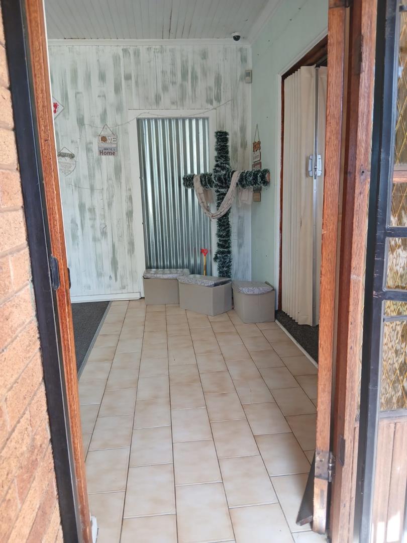 5 Bedroom Property for Sale in Strubenvale Gauteng