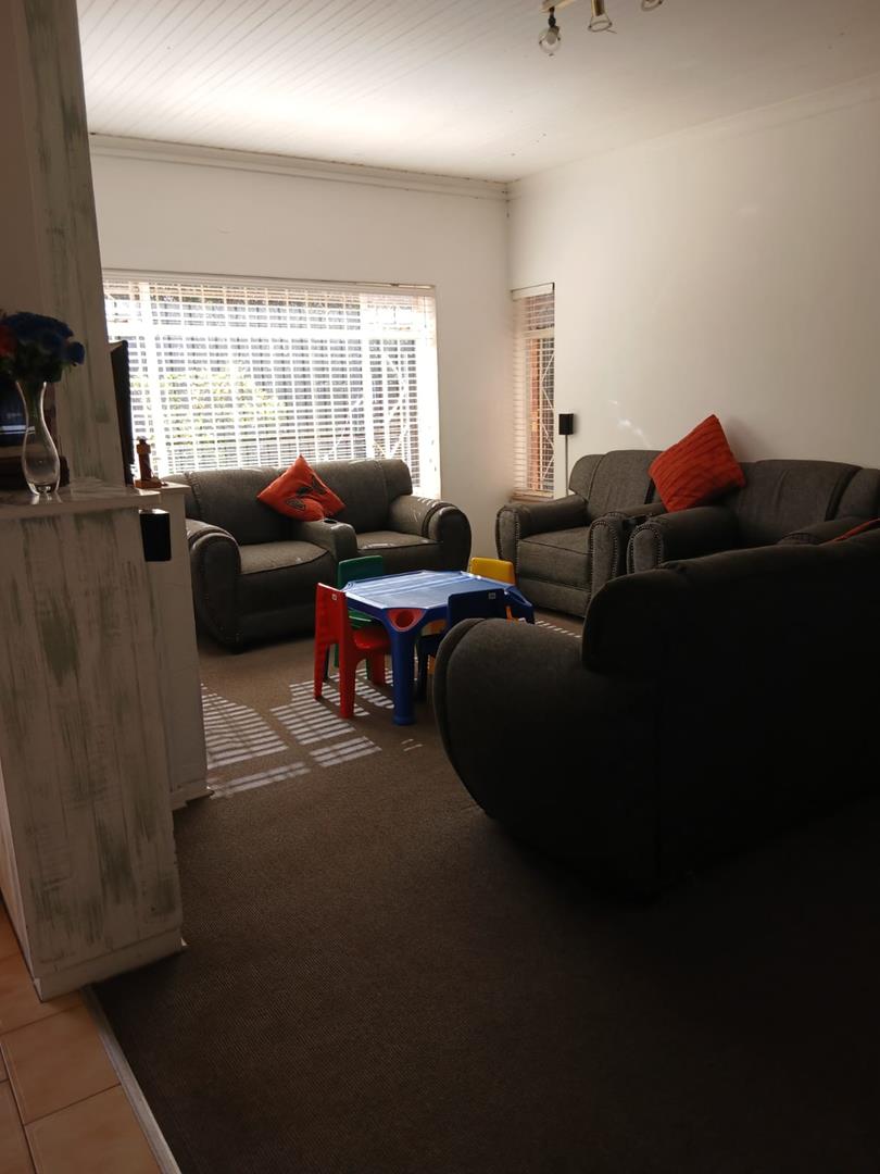5 Bedroom Property for Sale in Strubenvale Gauteng