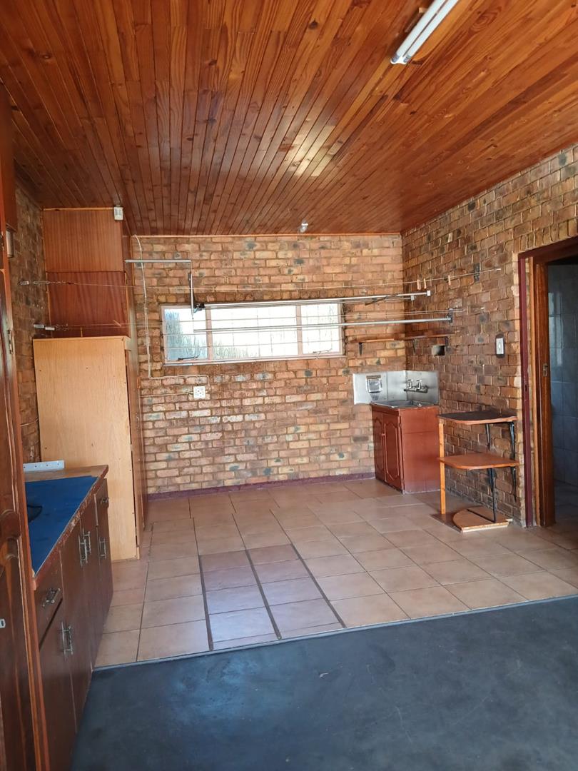 5 Bedroom Property for Sale in Strubenvale Gauteng