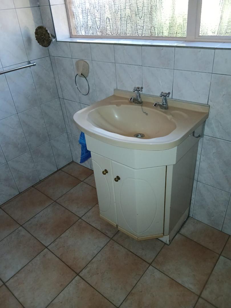5 Bedroom Property for Sale in Strubenvale Gauteng
