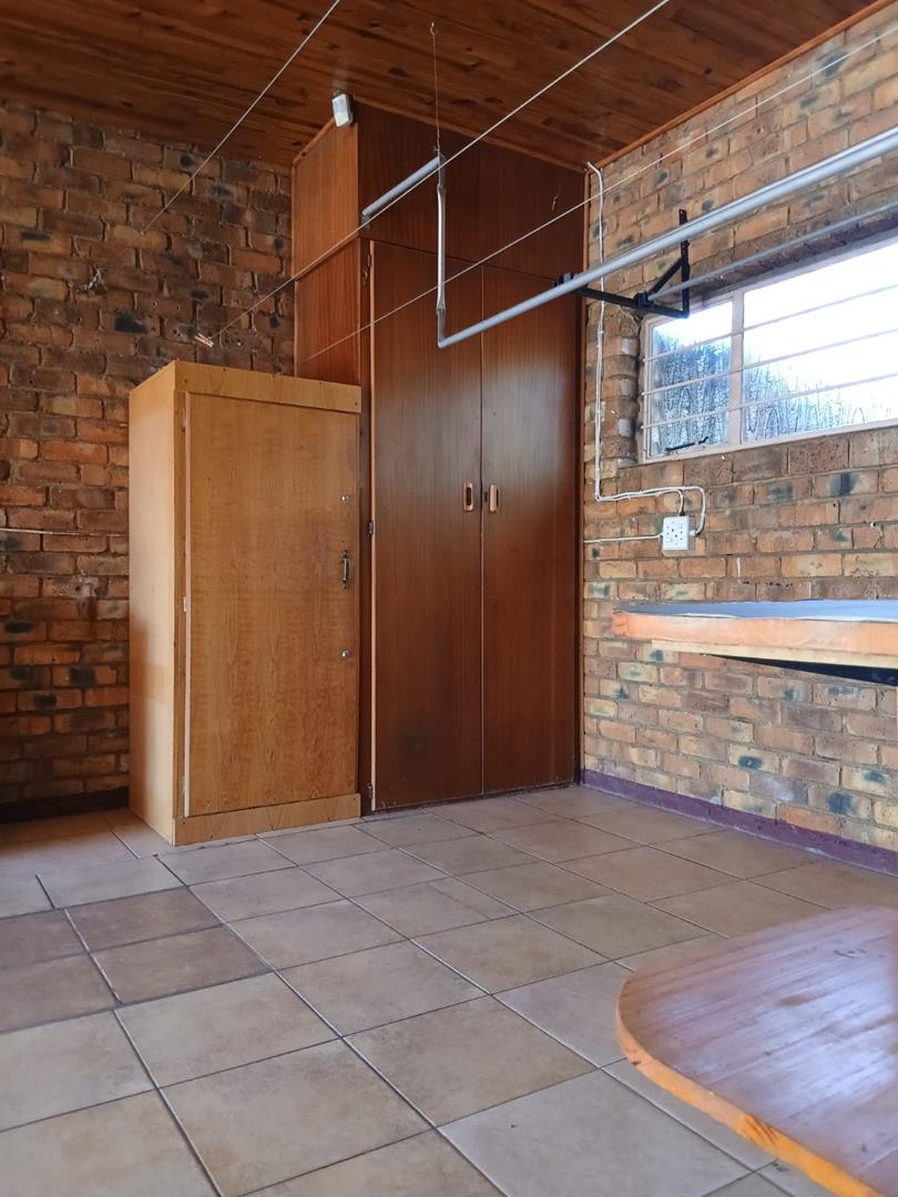 5 Bedroom Property for Sale in Strubenvale Gauteng