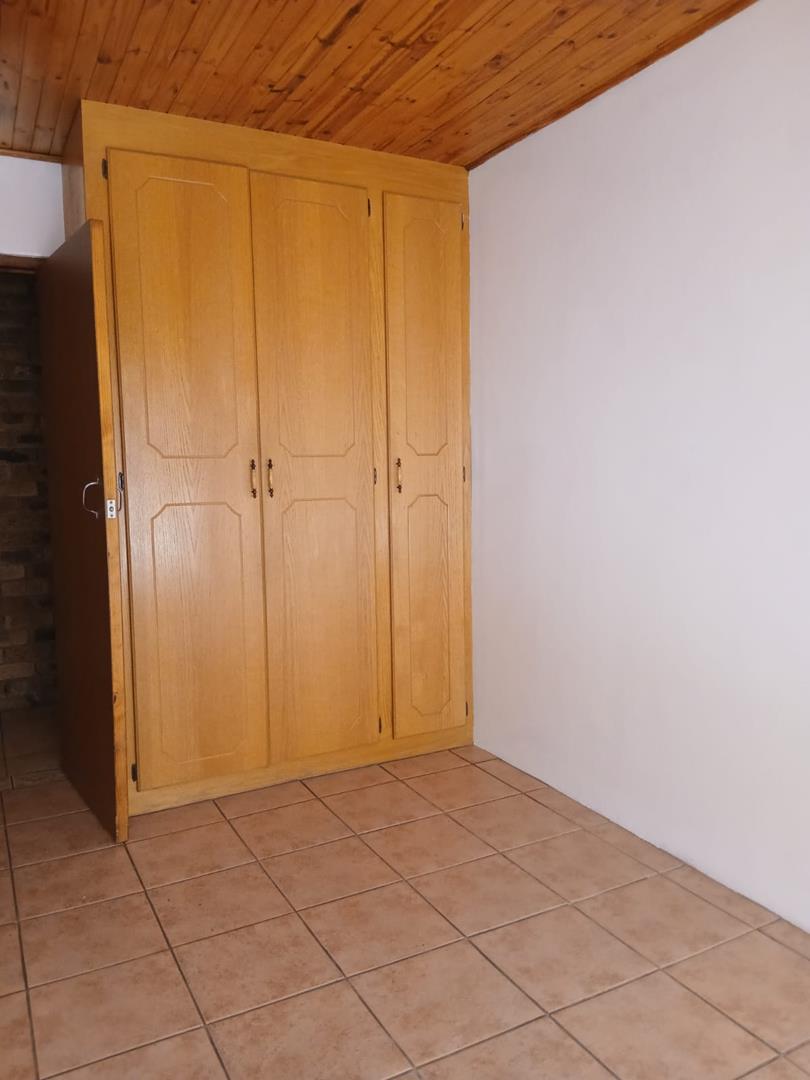 5 Bedroom Property for Sale in Strubenvale Gauteng