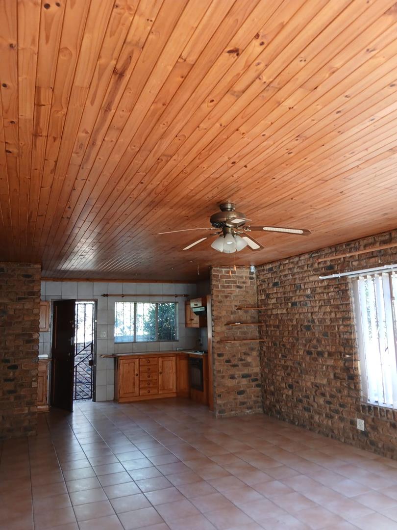 5 Bedroom Property for Sale in Strubenvale Gauteng