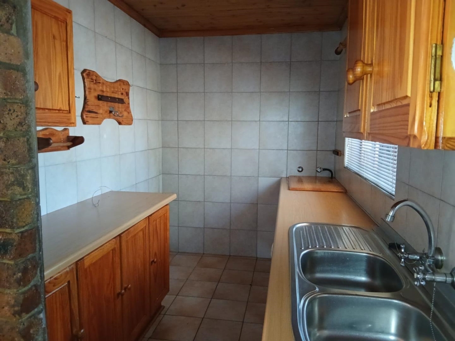 5 Bedroom Property for Sale in Strubenvale Gauteng