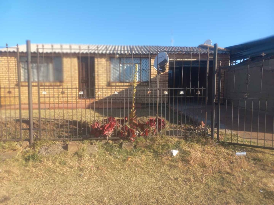 5 Bedroom Property for Sale in Diepkloof Gauteng