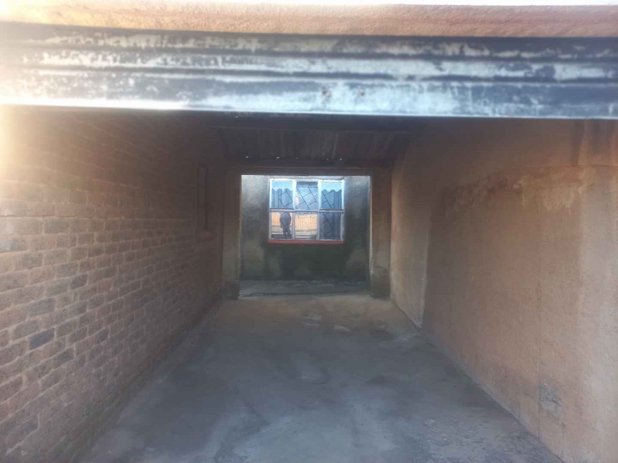 5 Bedroom Property for Sale in Diepkloof Gauteng