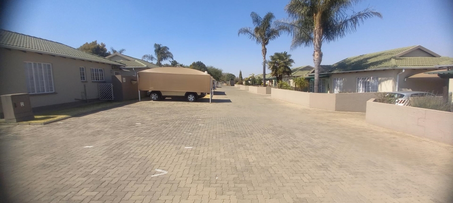 2 Bedroom Property for Sale in Sunward Park Gauteng
