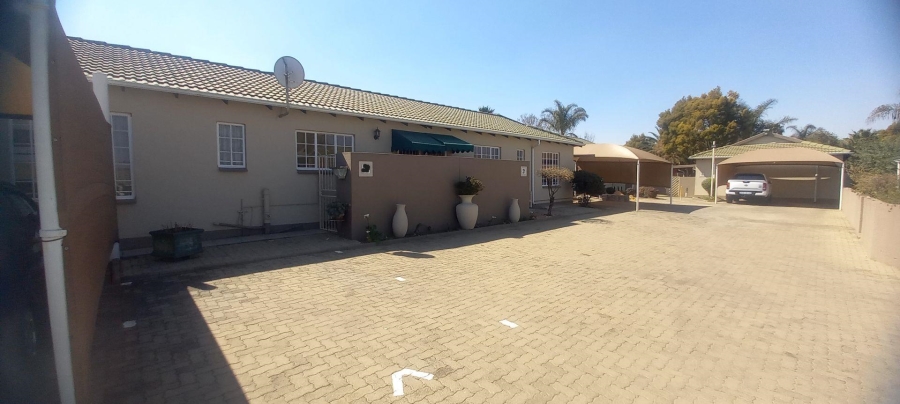 2 Bedroom Property for Sale in Sunward Park Gauteng