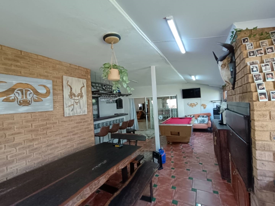 8 Bedroom Property for Sale in Eldoraigne Gauteng