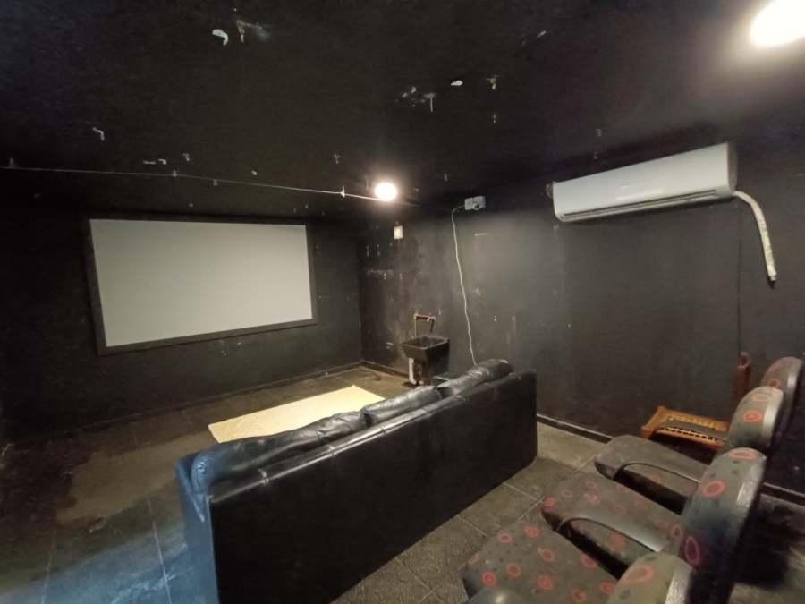 8 Bedroom Property for Sale in Eldoraigne Gauteng