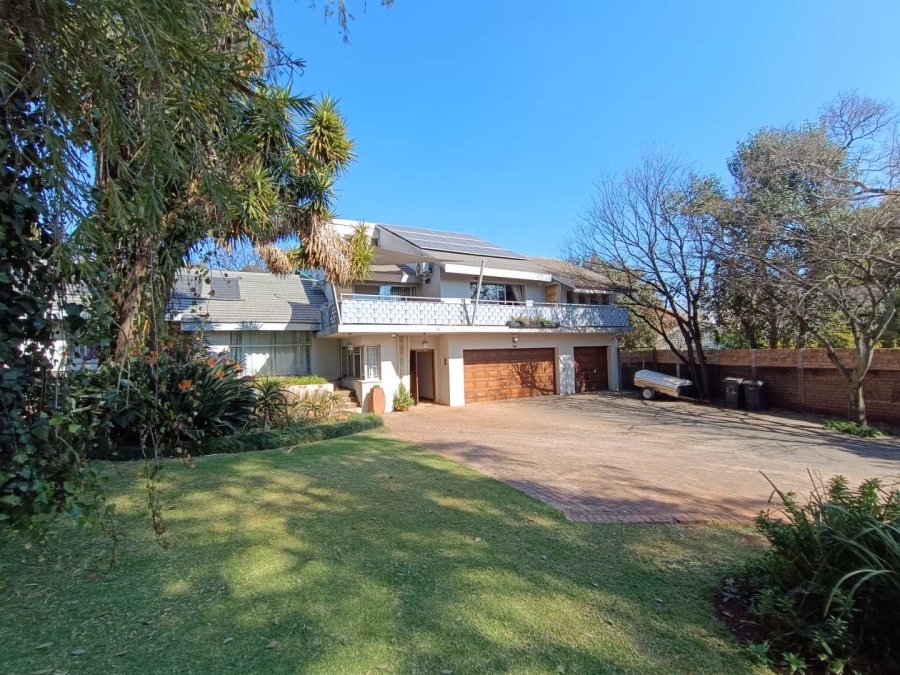 8 Bedroom Property for Sale in Eldoraigne Gauteng