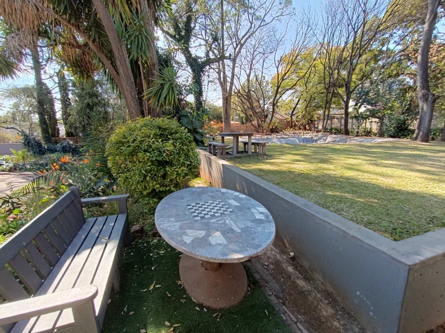 8 Bedroom Property for Sale in Eldoraigne Gauteng